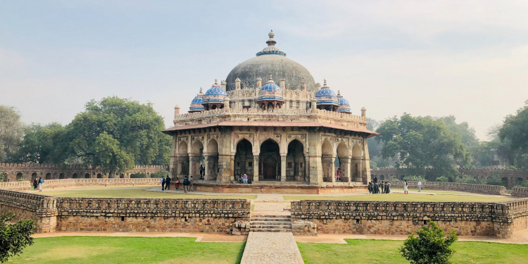 آرامگاه مشاهیر ایرانی که در ایران است 10 آرامگاه مشاهیر ایرانی که در ایران است