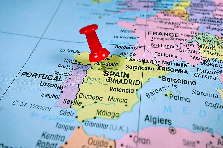 ۴. بریتانیا یک مرز مشترک با اسپانیا دارد